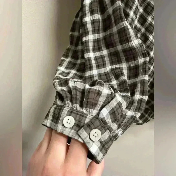 Chico’s Puckered Plaid Satin Blouse with Billow Sleeves Women’s 00 (Fits 0/2) - Picture 4 of 8